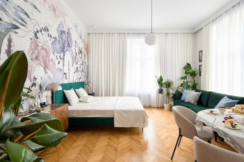 Green Oasis In The Centre Apartment